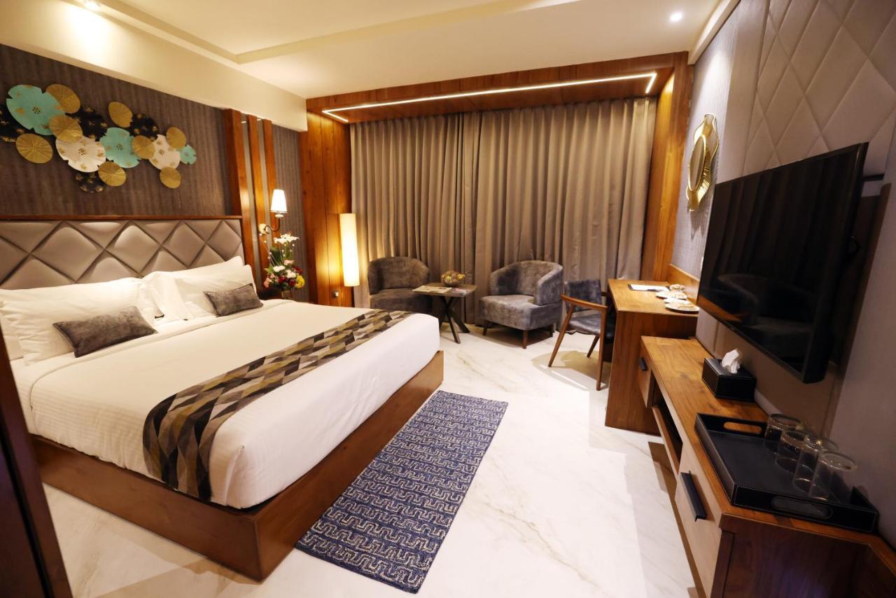 Aj Grand Hotel Mangaluru Zewnętrze zdjęcie